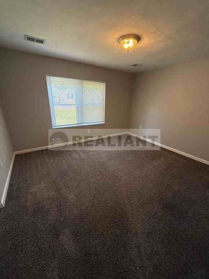 319 Bellevue Ave - Photo 3 of 5
