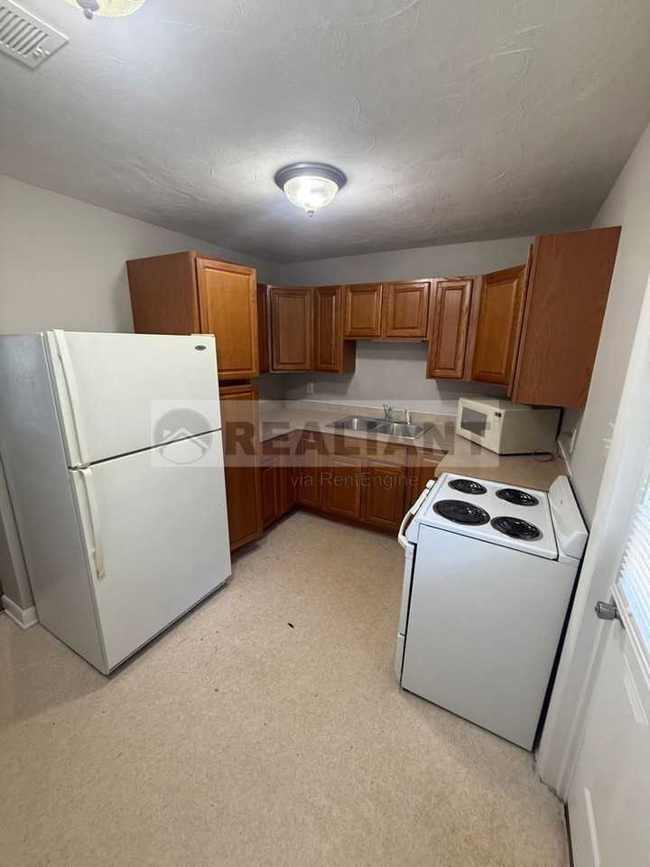 319 Bellevue Ave - Photo 5 of 5