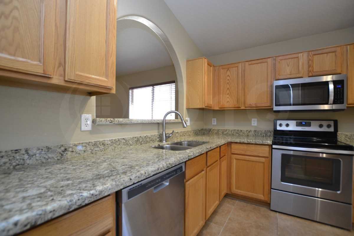 734 W Oxford Ln - Photo 3 of 22