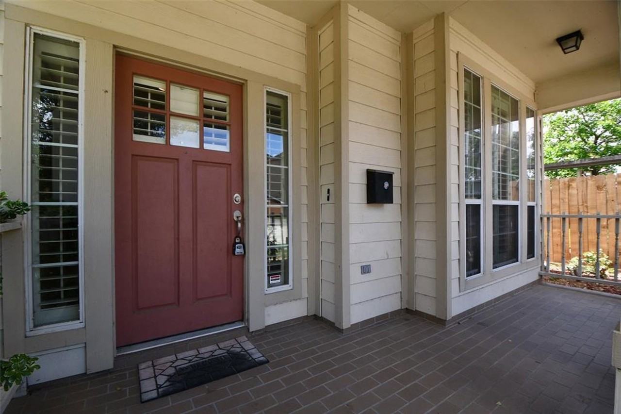 919 Fisher St #D - Photo 2 of 41