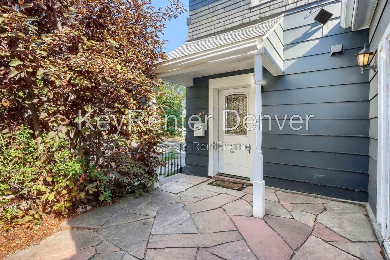 1414 N Clarkson St - Photo 2 of 18
