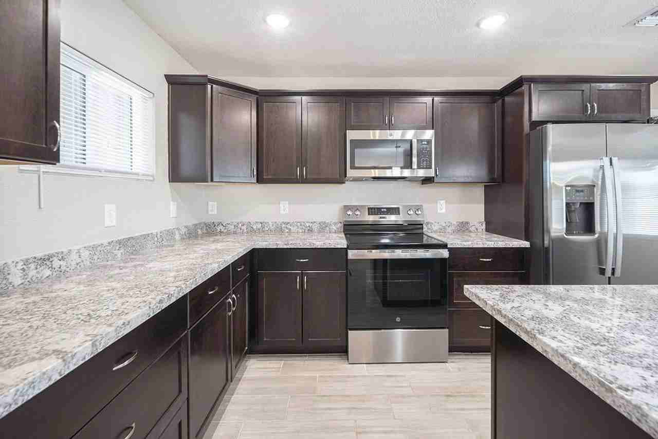 4002 N 59th Dr - Photo 3 of 27