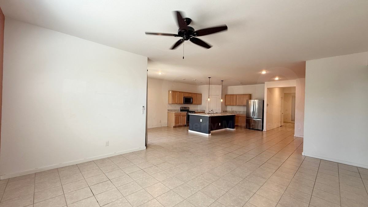 7057 E Mallard Ct - Photo 3 of 18
