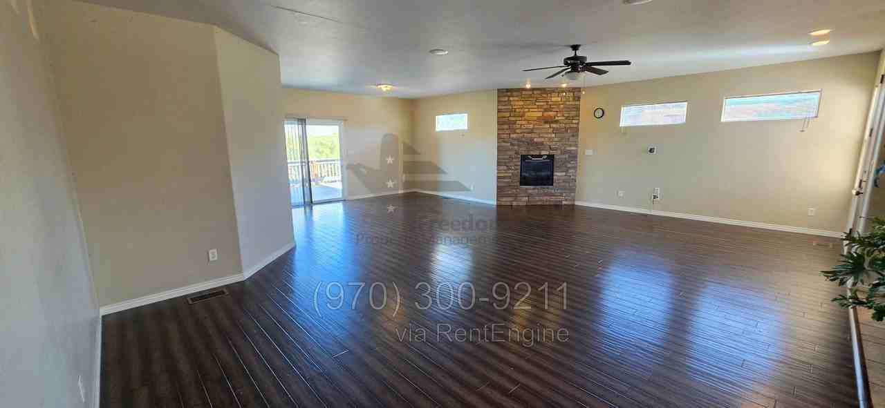 2690 Summer Hill Ct - Photo 5 of 10