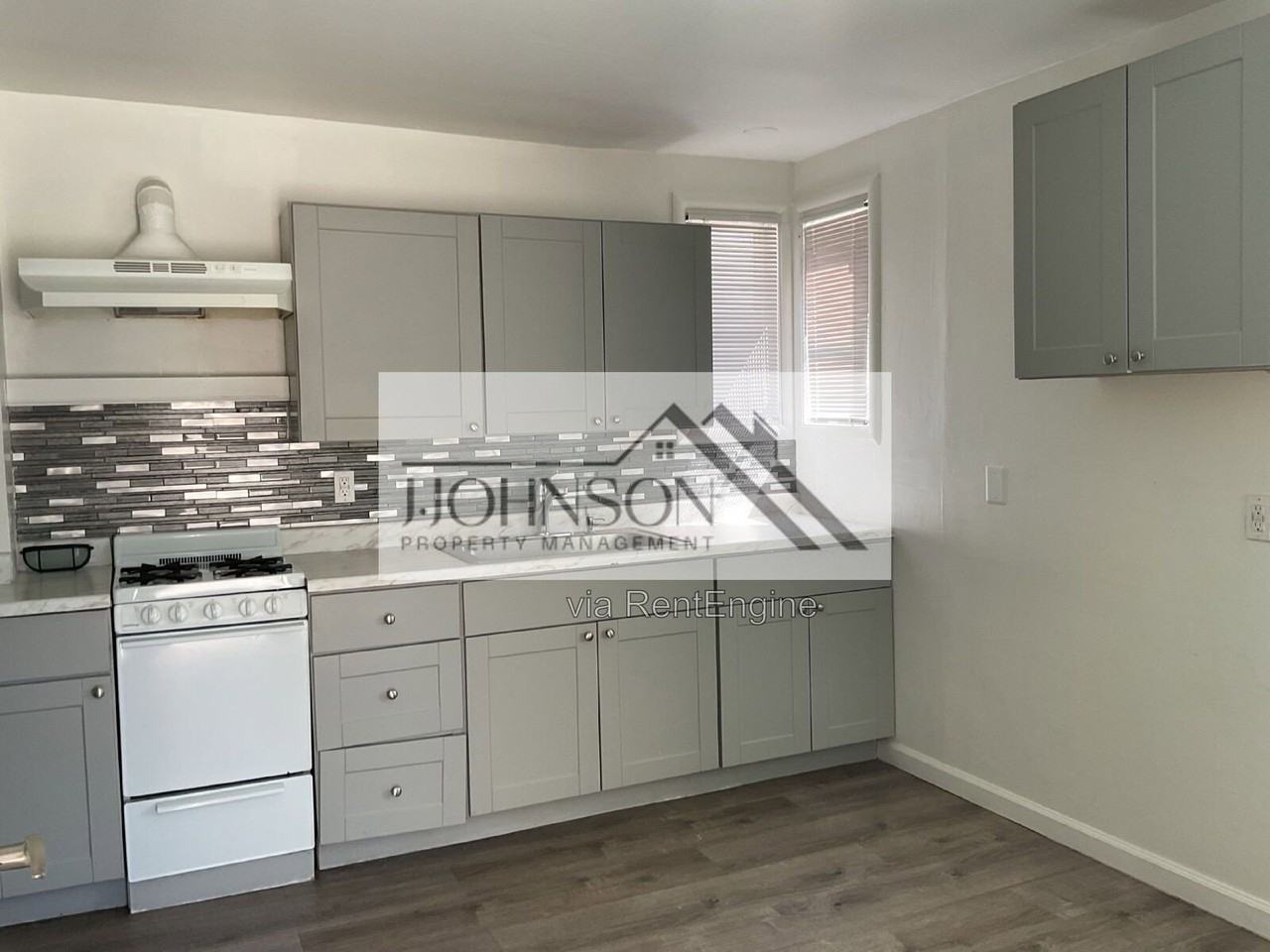214 W Carlton Way - Photo 2 of 6
