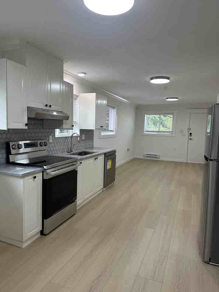 1004 East 37th Avenue - Photo 3 of 25
