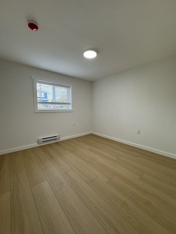 1004 East 37th Avenue - Photo 6 of 25