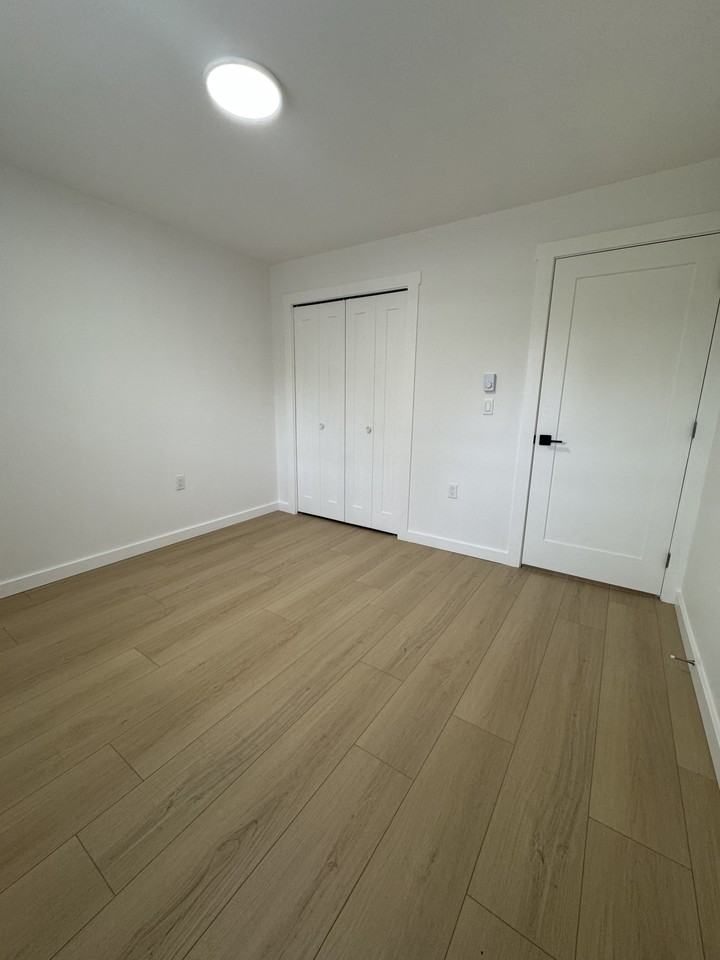 1004 East 37th Avenue - Photo 7 of 25