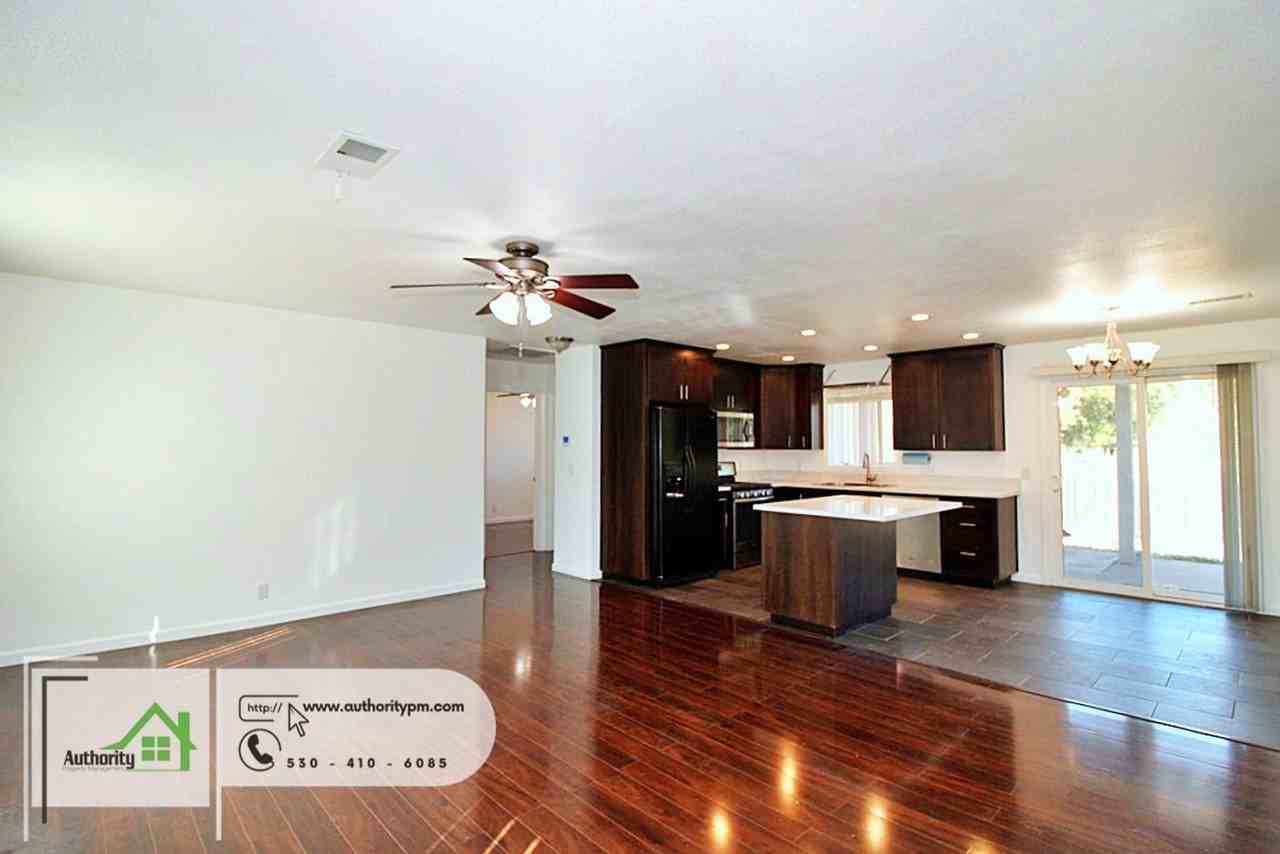 1225 Washington Ave - Photo 3 of 16