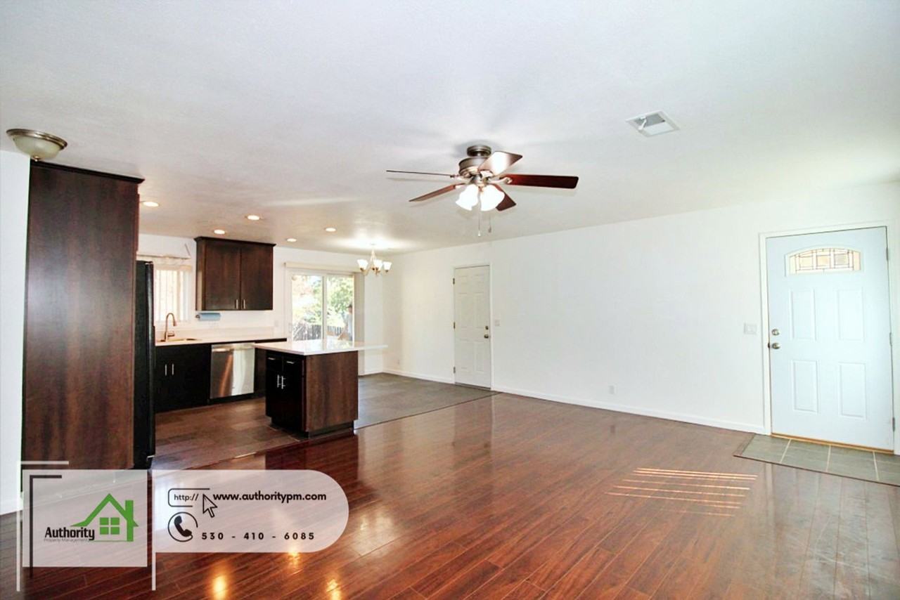 1225 Washington Ave - Photo 4 of 16