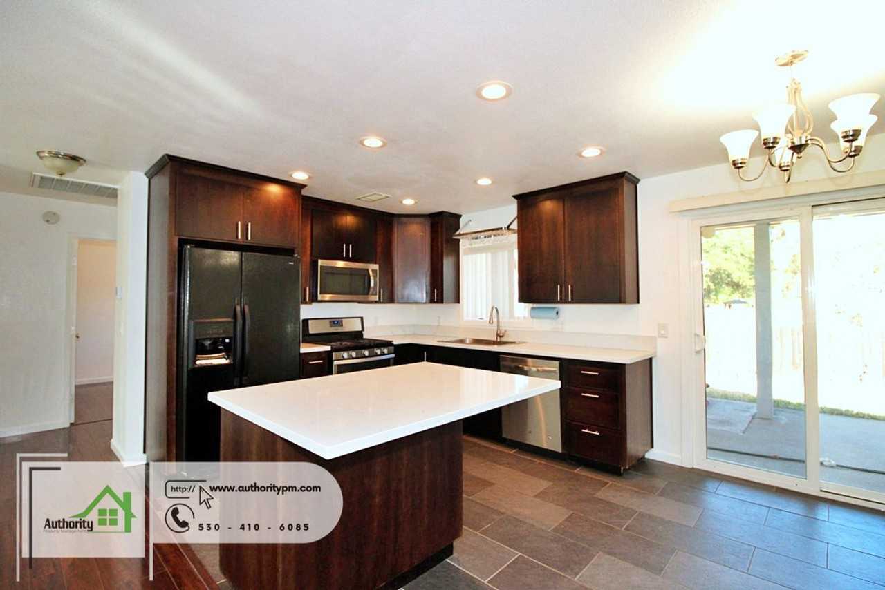 1225 Washington Ave - Photo 5 of 16