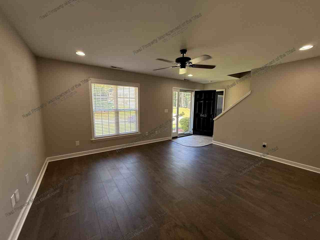 863 Valleystream Rd - Photo 2 of 18