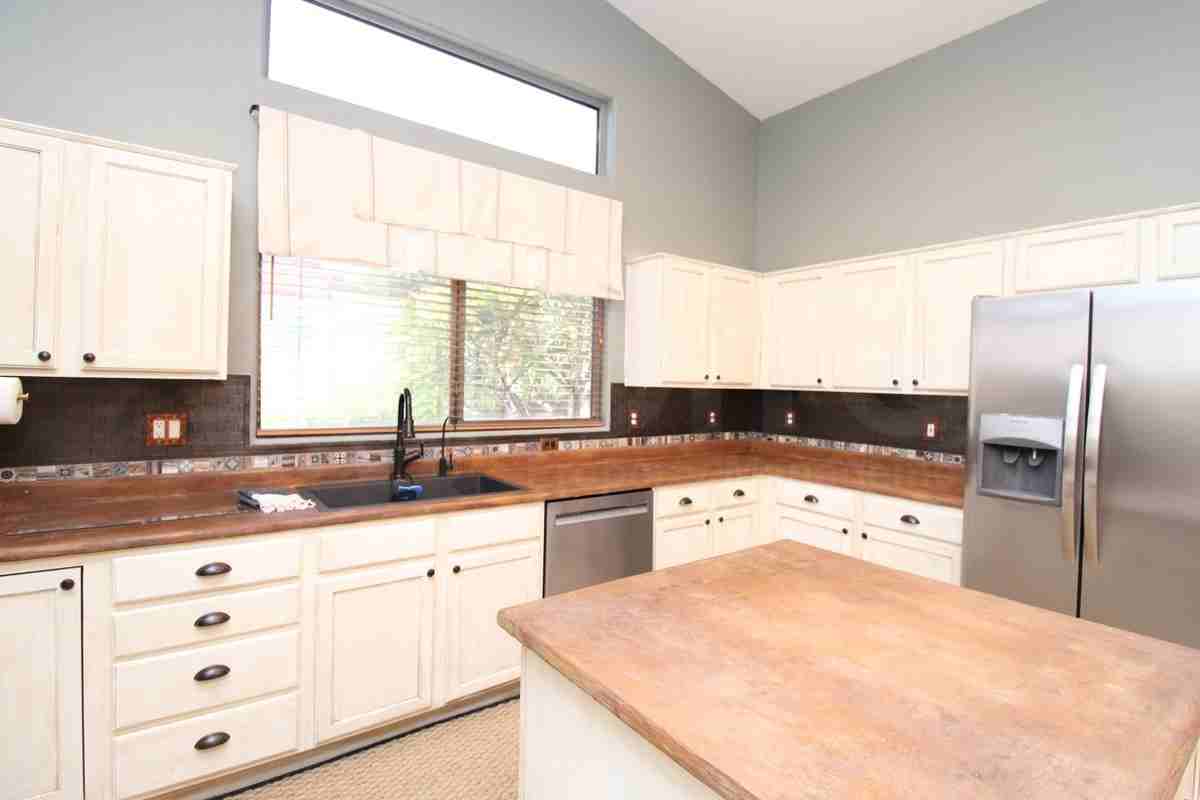 9112 E Hillview Cir - Photo 4 of 19
