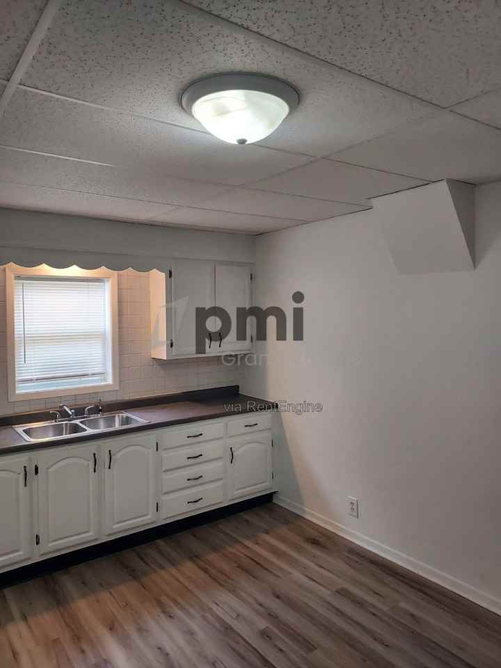 419 E Peoria Ave - Photo 3 of 26