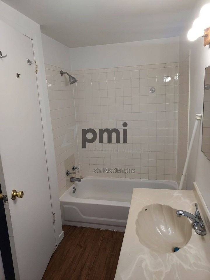 419 E Peoria Ave - Photo 6 of 26