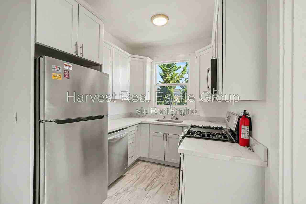 1476 79th Ave - Photo 5 of 16