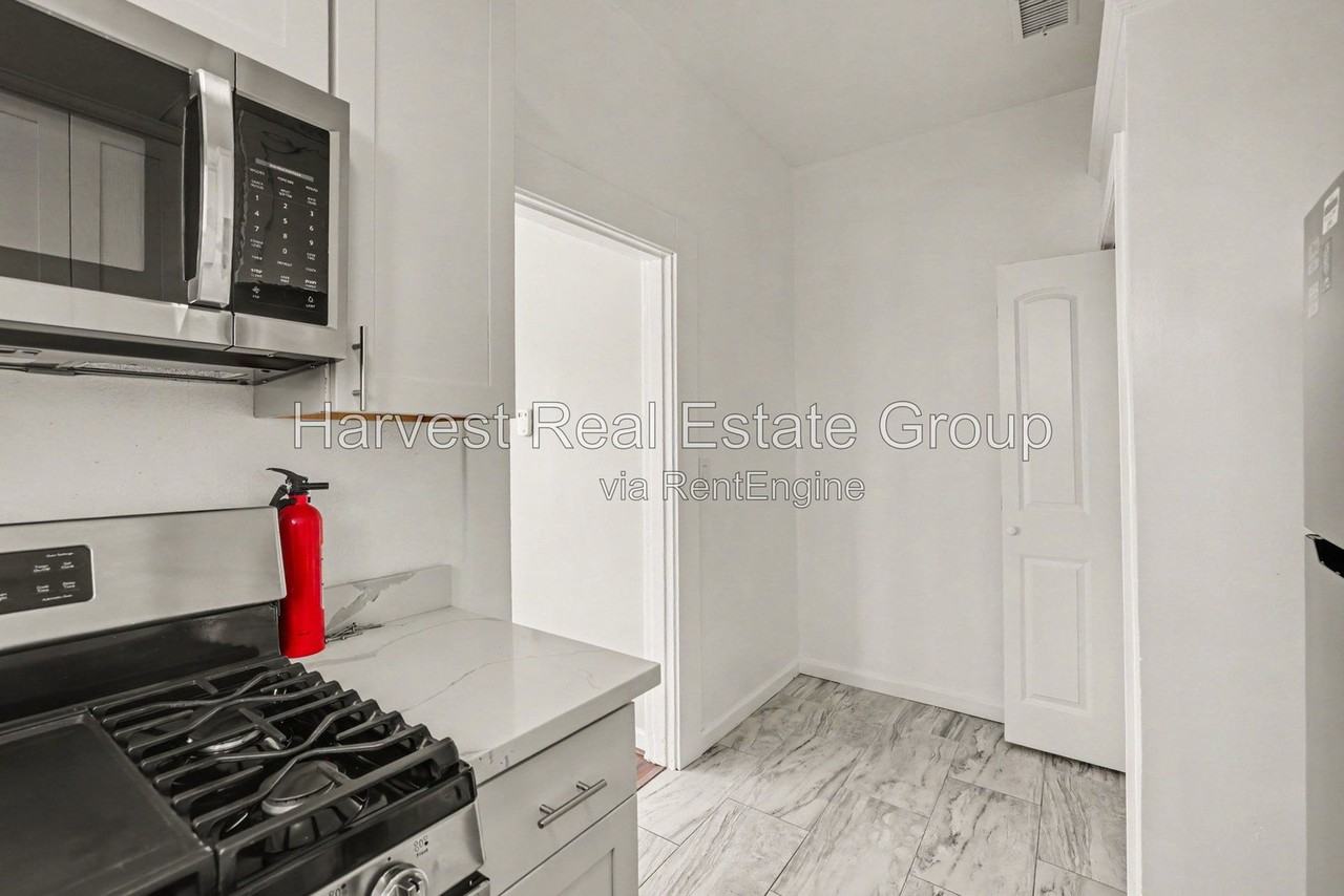 1476 79th Ave - Photo 7 of 16