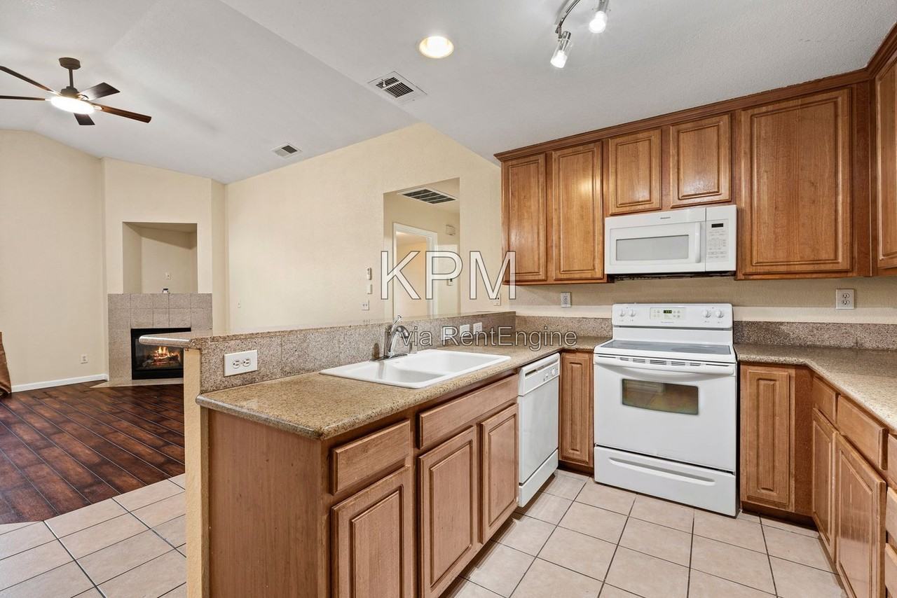 1544 Emily Ct - Photo 2 of 37