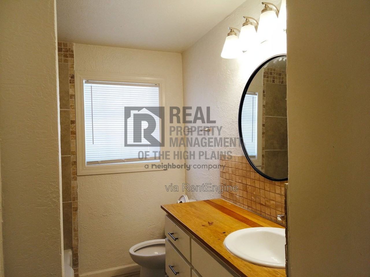 4201 Erik Ave - Photo 3 of 25