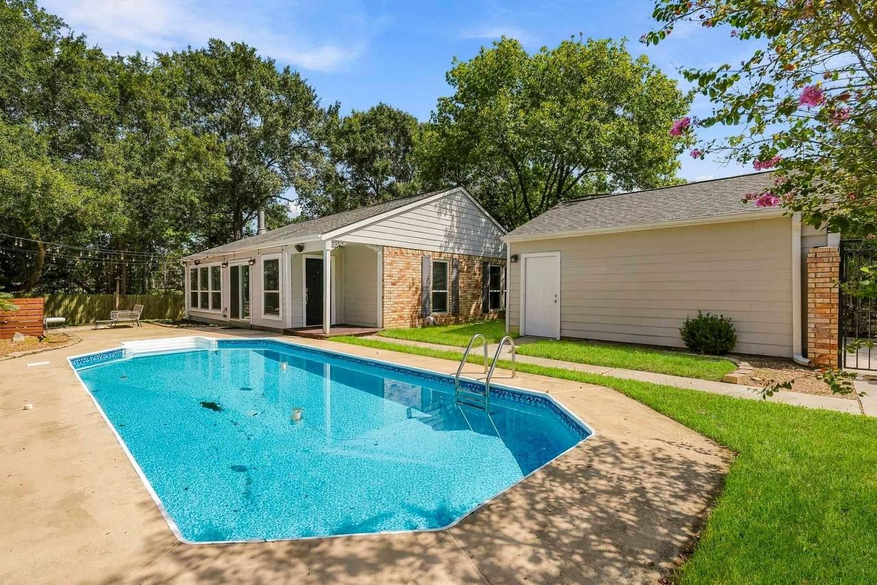69 Wind Whisper Ct