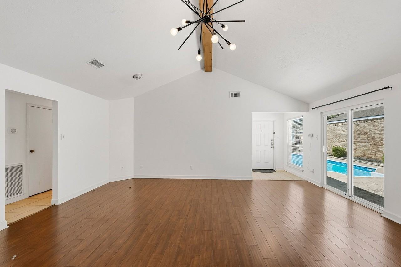 69 Wind Whisper Ct - Photo 7 of 25