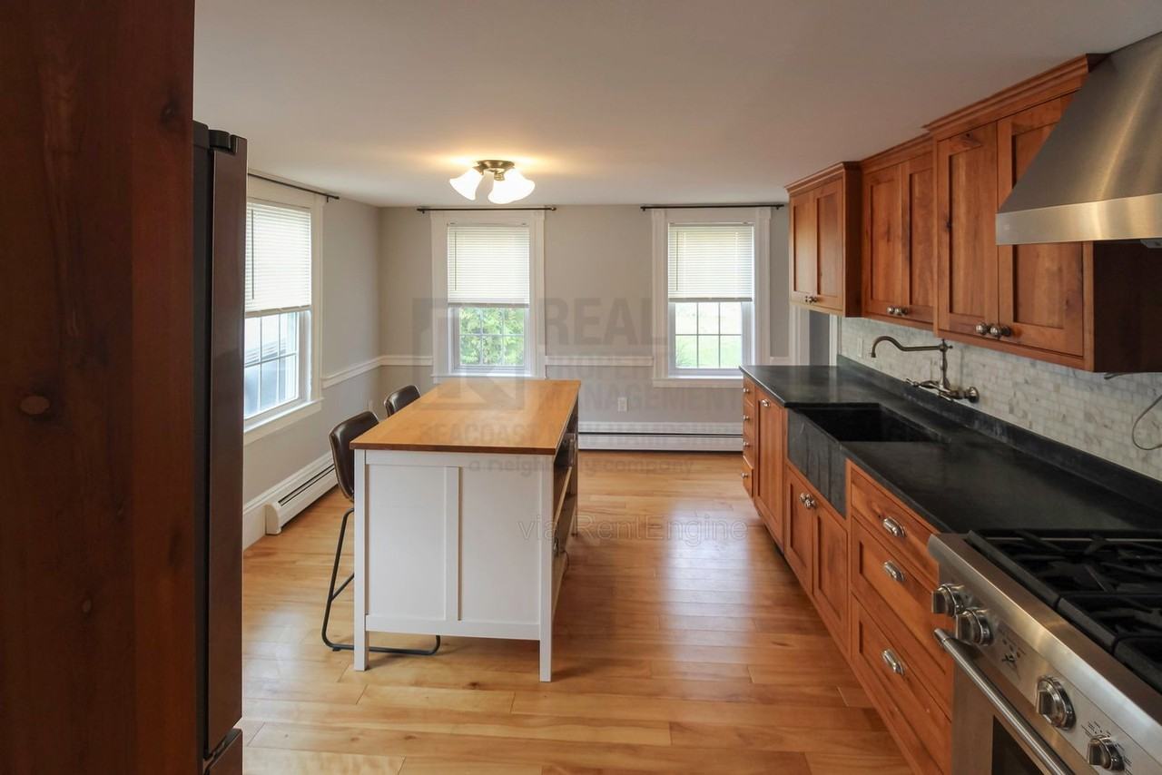 445 Pleasant St #2 - Photo 2 of 34