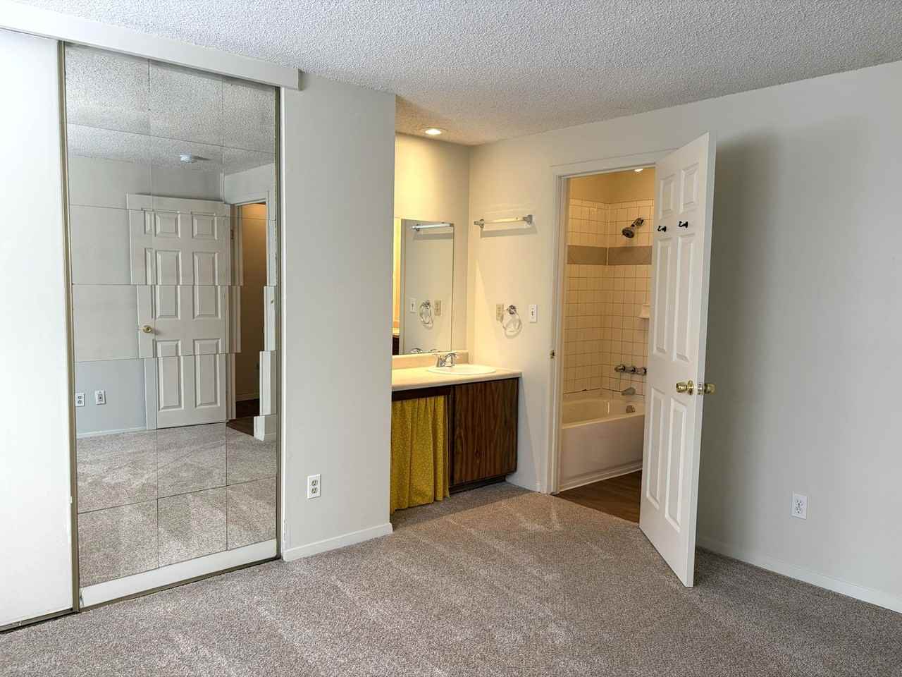 710 City Park Ave Apt A111 - Photo 3 of 10
