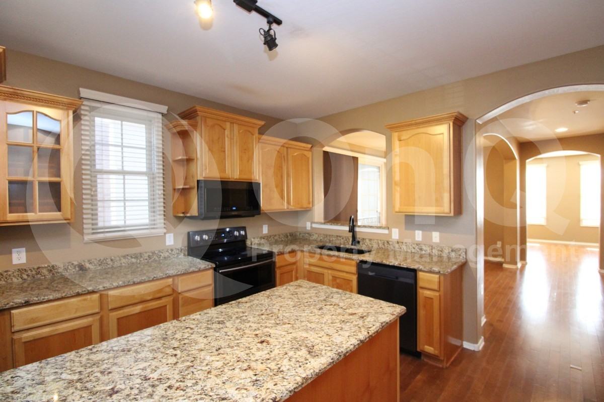 2619 S Balsam Dr - Photo 3 of 26