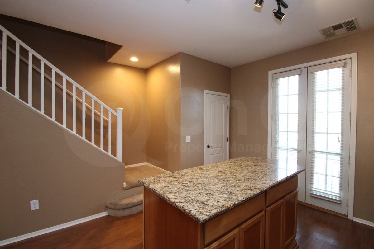 2619 S Balsam Dr - Photo 5 of 26