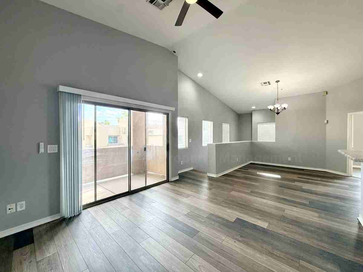 1406 W Emerald Ave #123 - Photo 3 of 16
