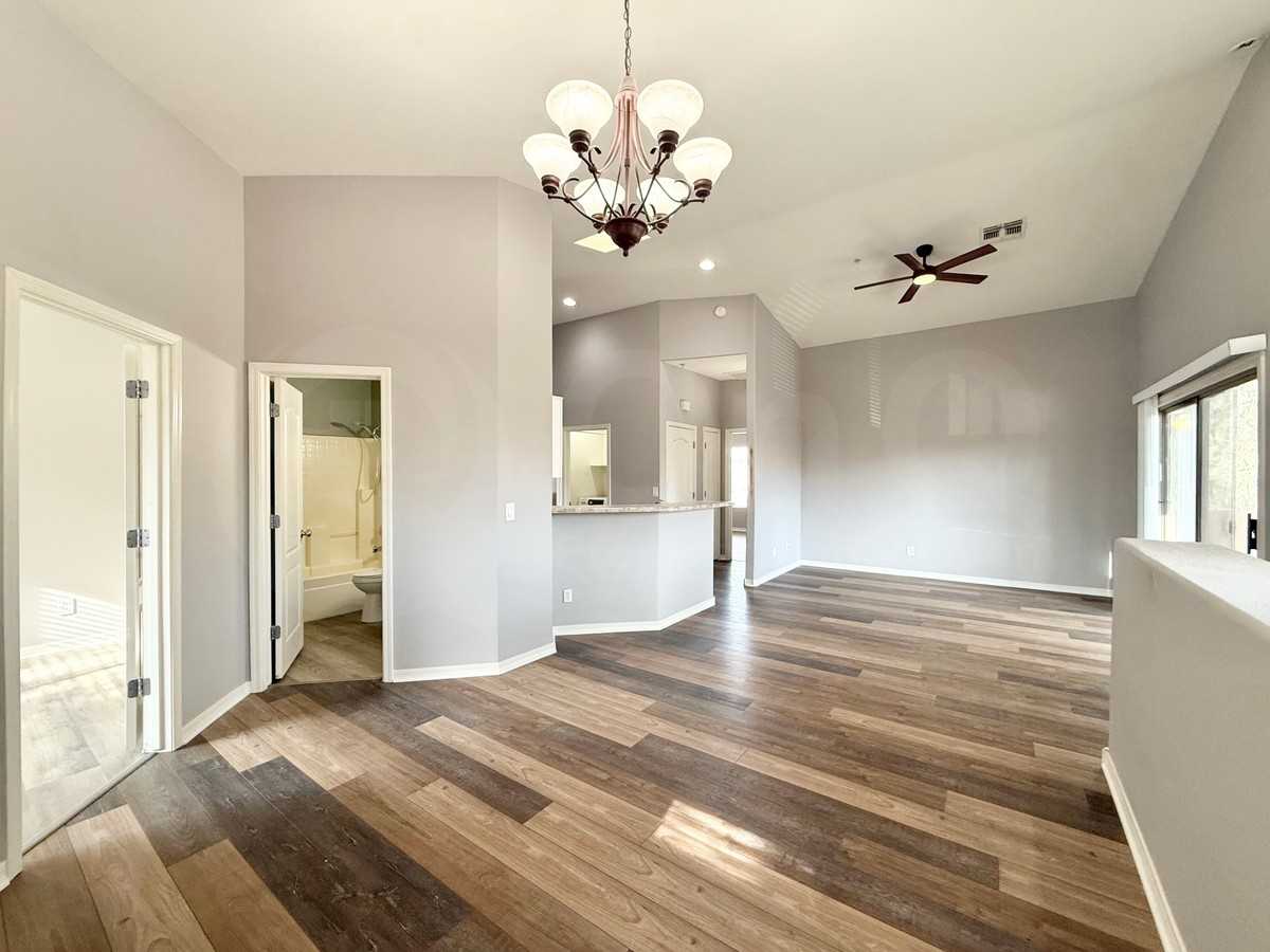 1406 W Emerald Ave #123 - Photo 5 of 16