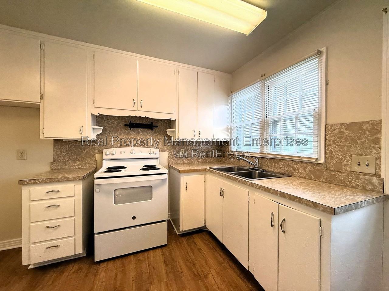 3132 Nw 50th St - Photo 7 of 16