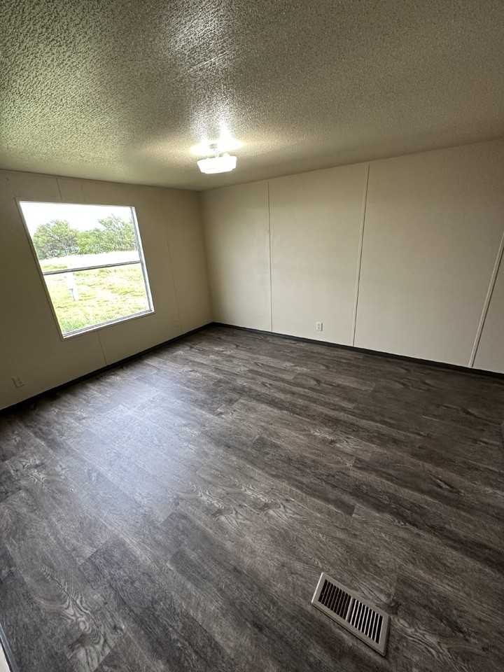 512 15th St - Photo 7 of 7