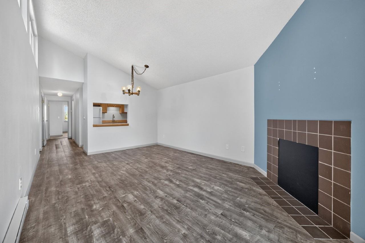 3430 I St Ne - Photo 5 of 21