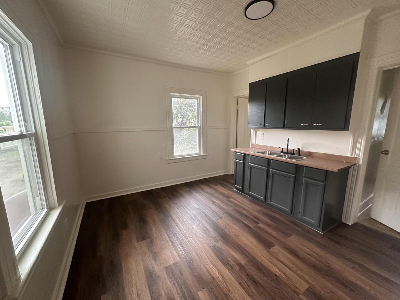 32 Alice St #DOWN - Photo 2 of 10