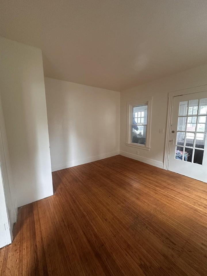 32 Alice St #DOWN - Photo 4 of 10