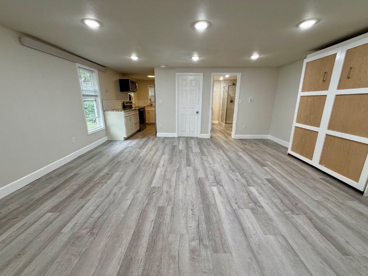 1006 W 30th St Apt B - Photo 5 of 10