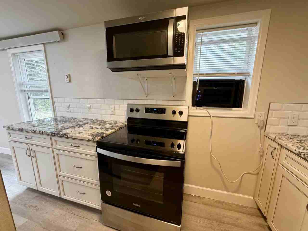 1006 W 30th St Apt B - Photo 7 of 10