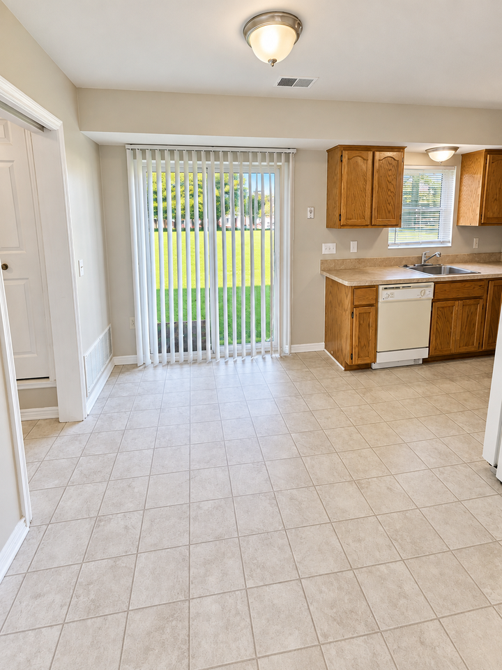 19586 Spagnuolo Ln - Photo 4 of 13