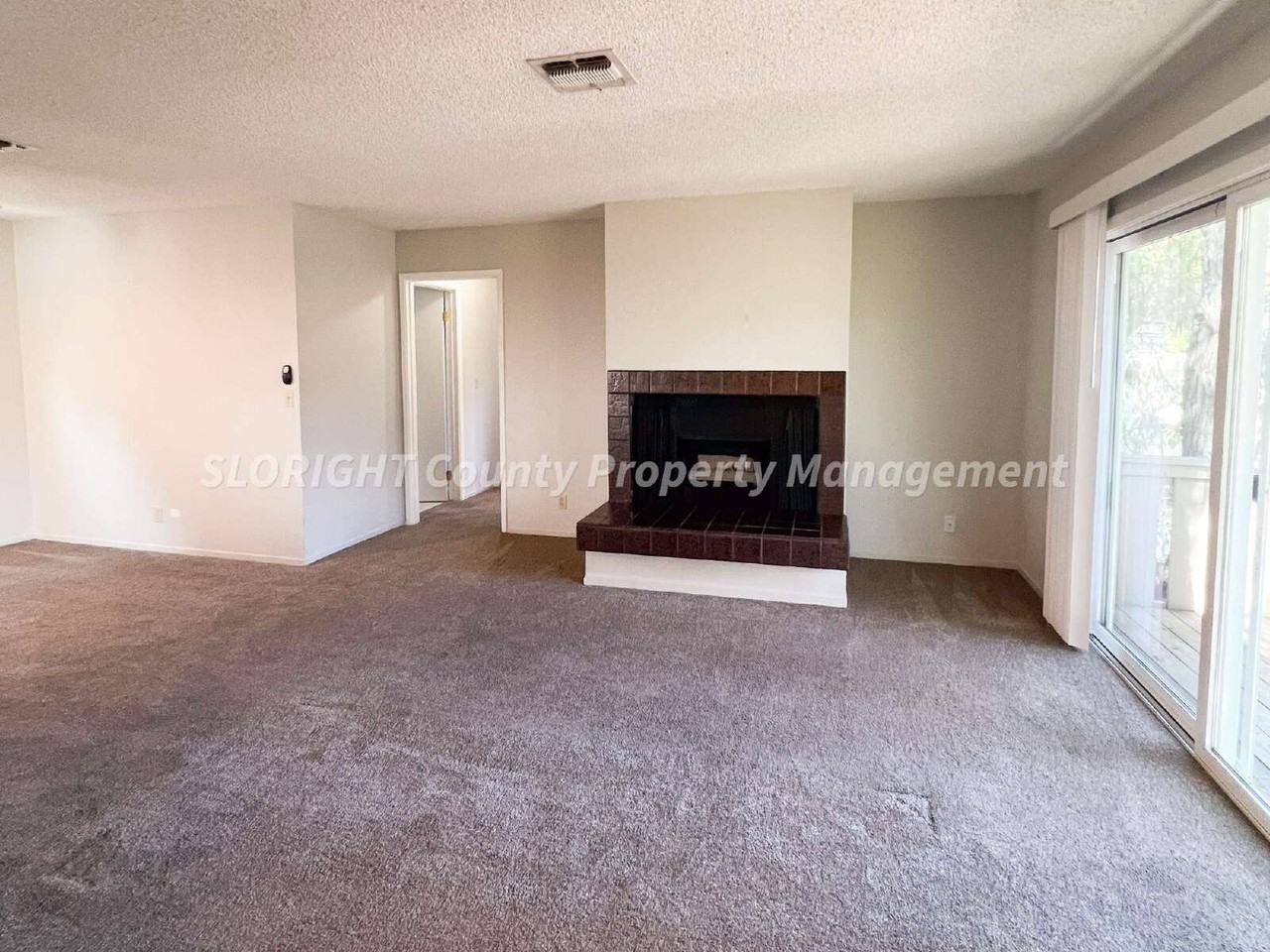 121 Oak St Apt C - Photo 3 of 11