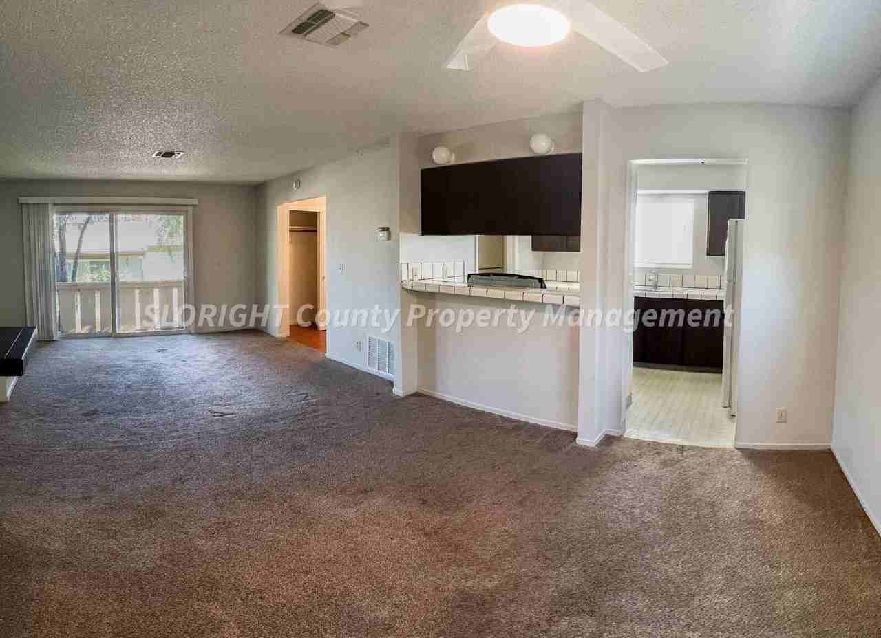 121 Oak St Apt C - Photo 4 of 11