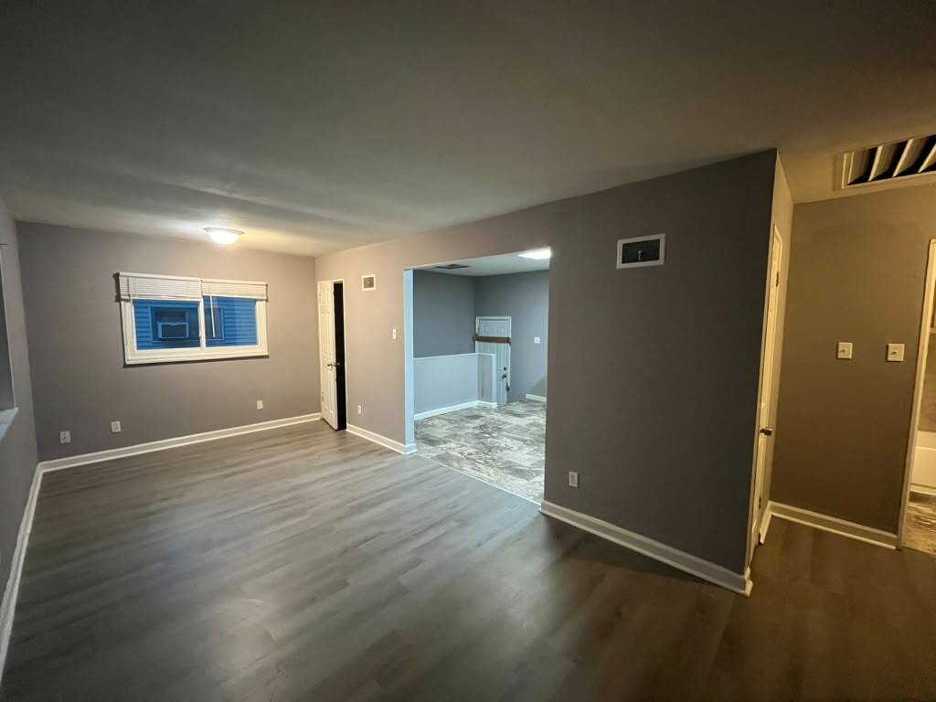 10448 Lord Dr - Photo 3 of 15