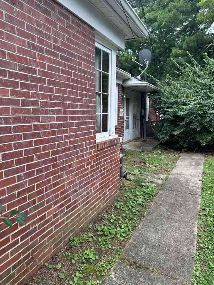 504 E 64th St - Photo 2 of 9
