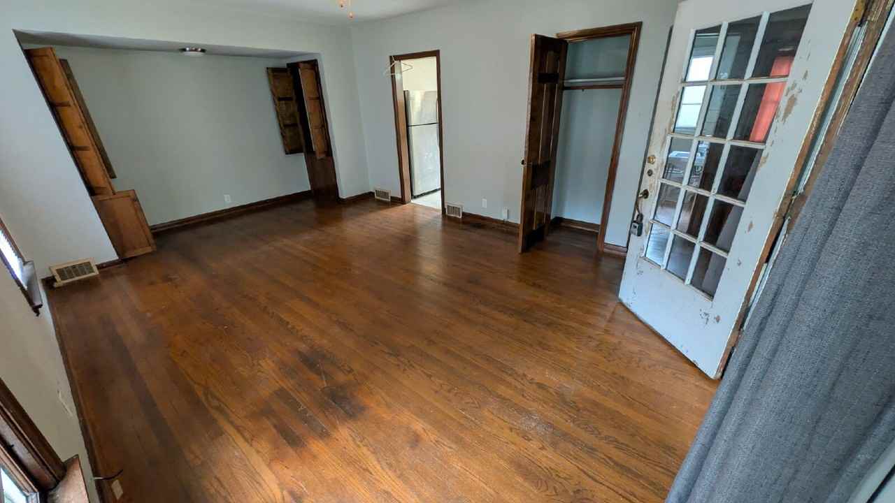 504 E 64th St - Photo 4 of 9