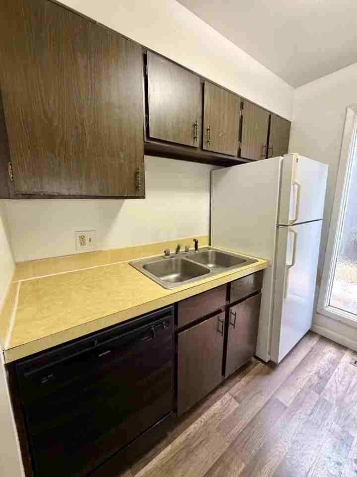 3108 Bent Ave #B - Photo 7 of 13