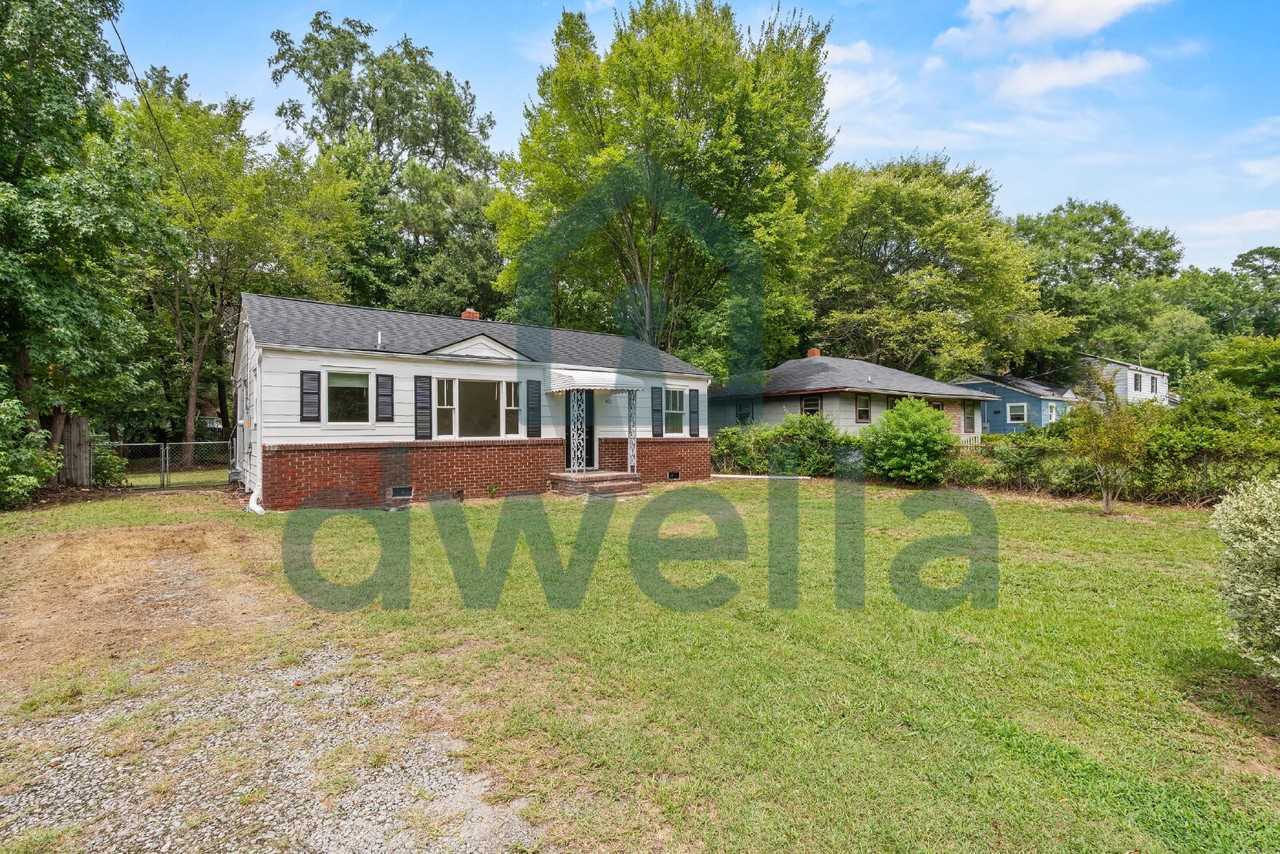 451 Loring Dr - Photo 3 of 25