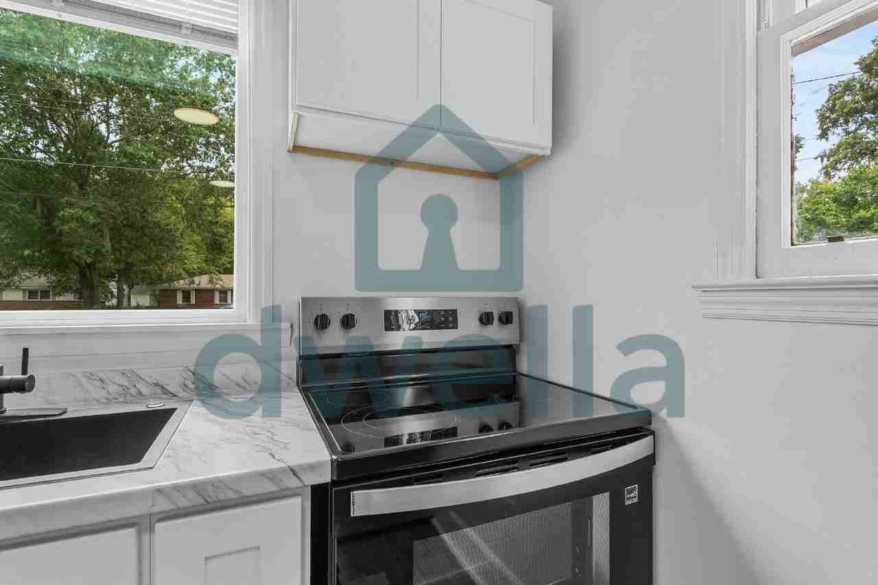 451 Loring Dr - Photo 5 of 25