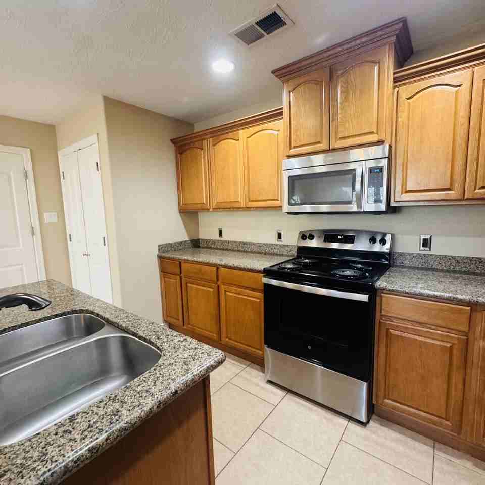1006 S 14th St - Photo 6 of 16