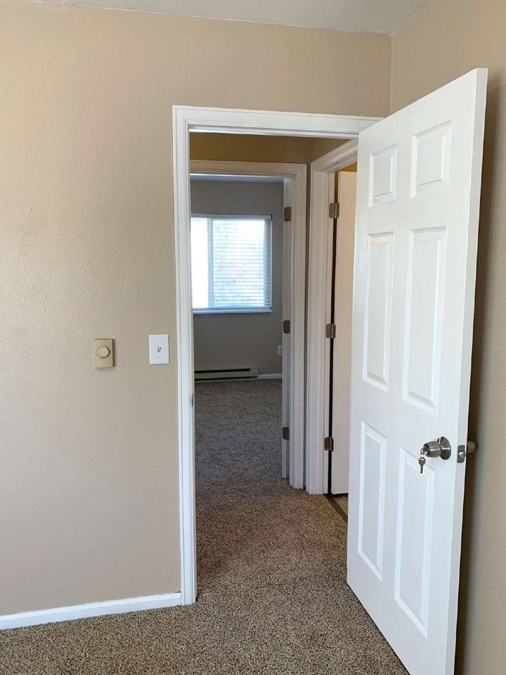 1700 Erin Ct Apt B - Photo 3 of 45