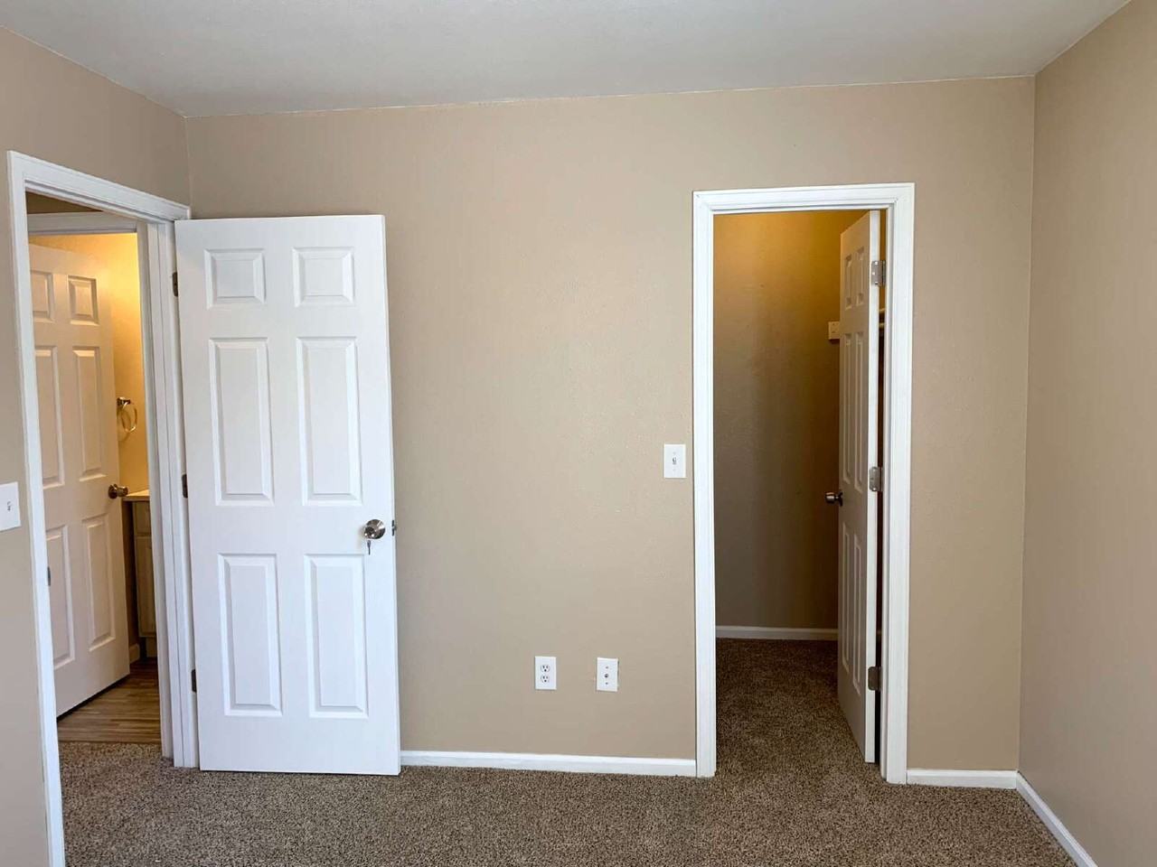 1700 Erin Ct Apt B - Photo 5 of 45